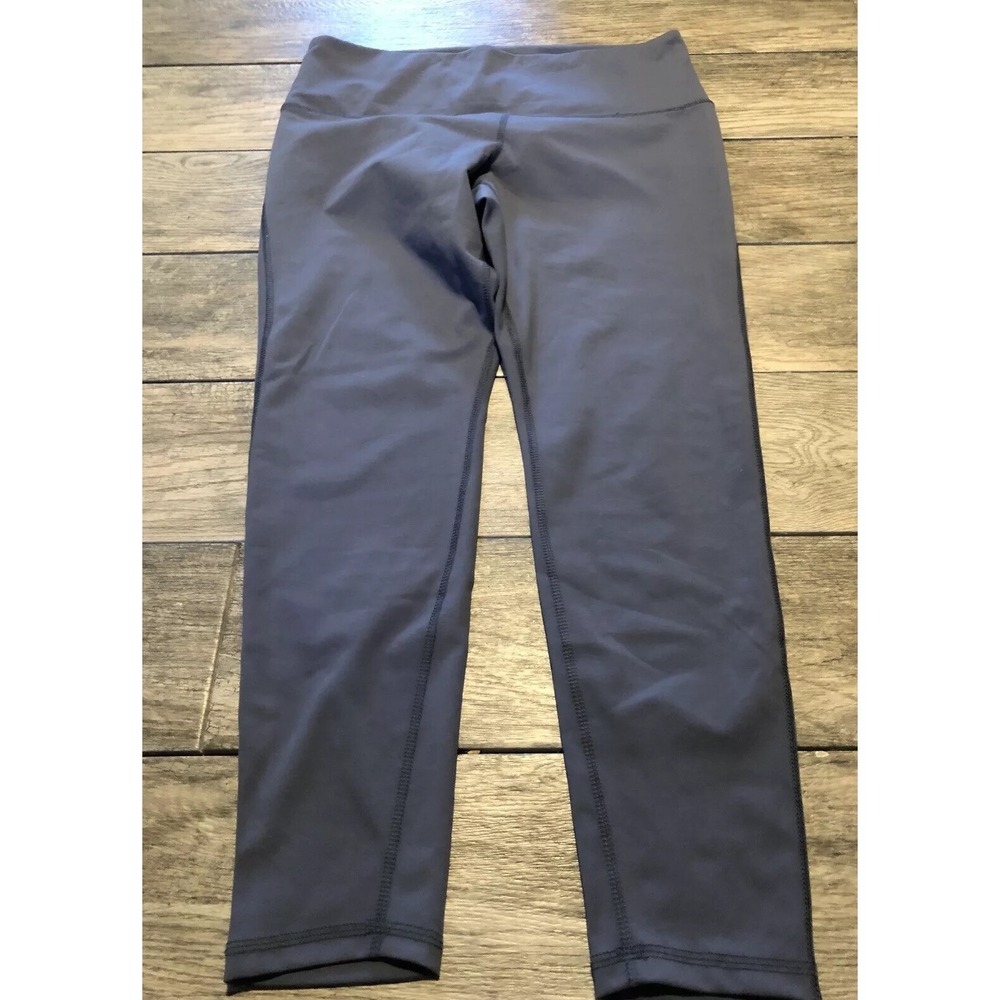 NWOT Amazon Essentials Women Performance Capri Active Legging Gray Size Large